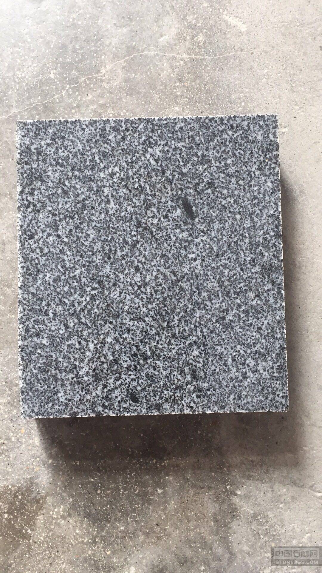 沙利士紅花崗巖 自然之美與實用價值的完美結合